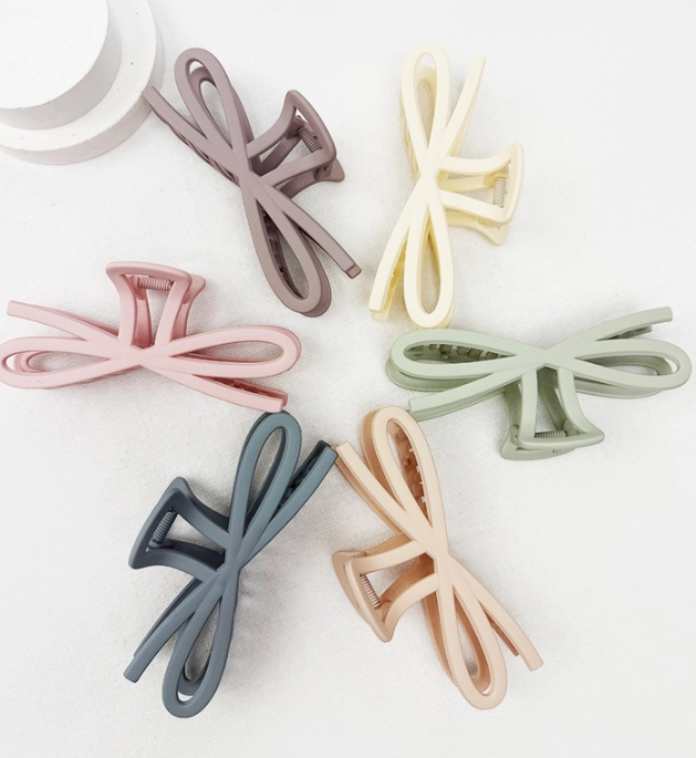 Soft Tone Jumbo Knotted Bow Hair Clip Claw