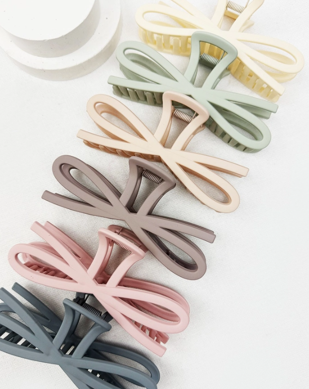 Soft Tone Jumbo Knotted Bow Hair Clip Claw